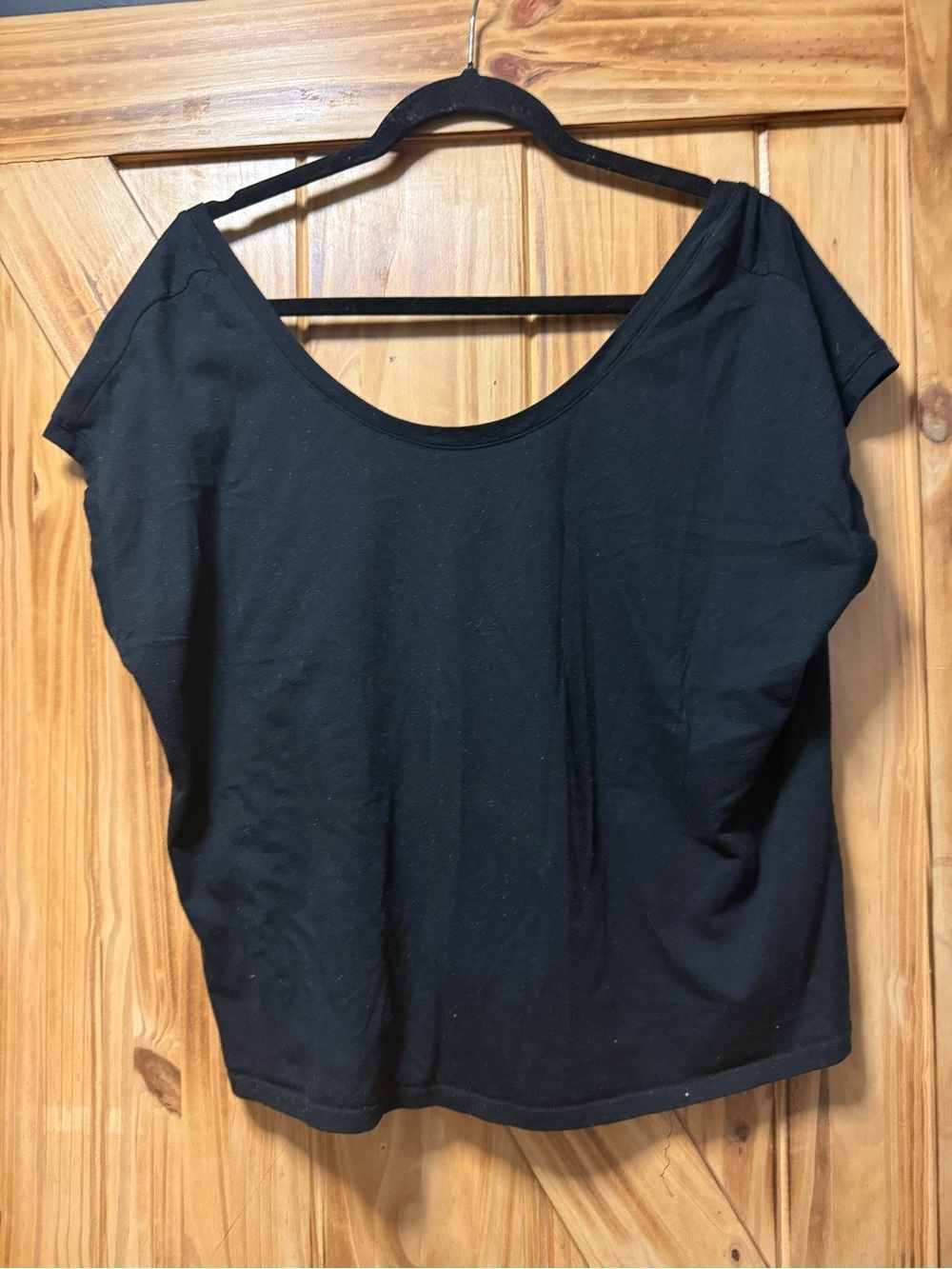 Fabletics Black Scoop Neck Short Sleeve Tee